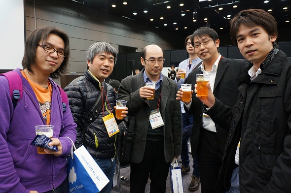 http://heartbeats.jp/hbblog/cross2013_beer.jpg