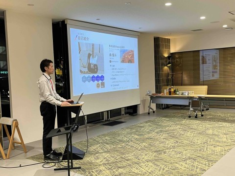 福岡から、AWS Community Builders Program と Japan AWS Top Engineers に選ばれた話のライトニングトーク写真